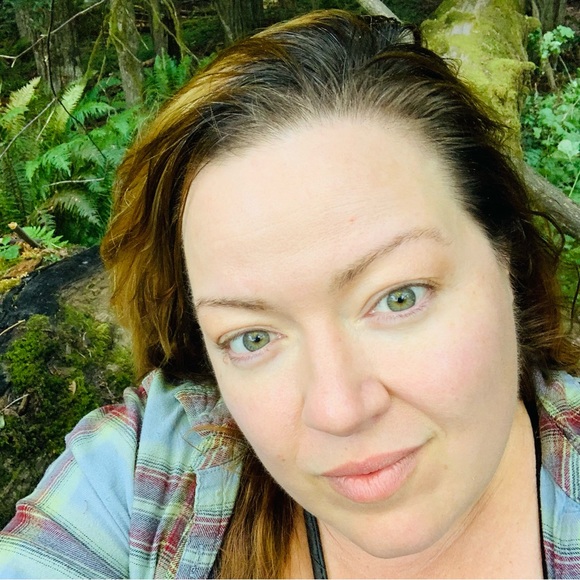 Meet well dressed dame Amanda 😘 💋💋 - Picture 8 of 9